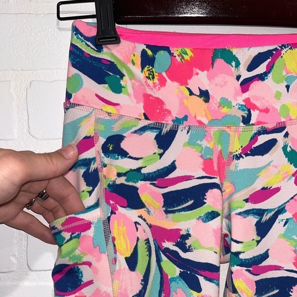 Lilly Pulitzer Luxletic Women's UPF 50+ Weekender Midi Pant in Pima Colada Club - Picture 3 of 10